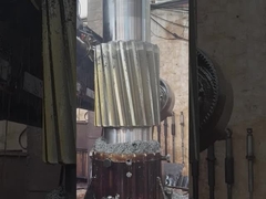 Άξονας ελικοειδούς γραναζιού κατεργασμένος με CNC ακριβείας για μετάδοση ισχύος